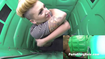 Porta Gloryhole - sucking balls xxx