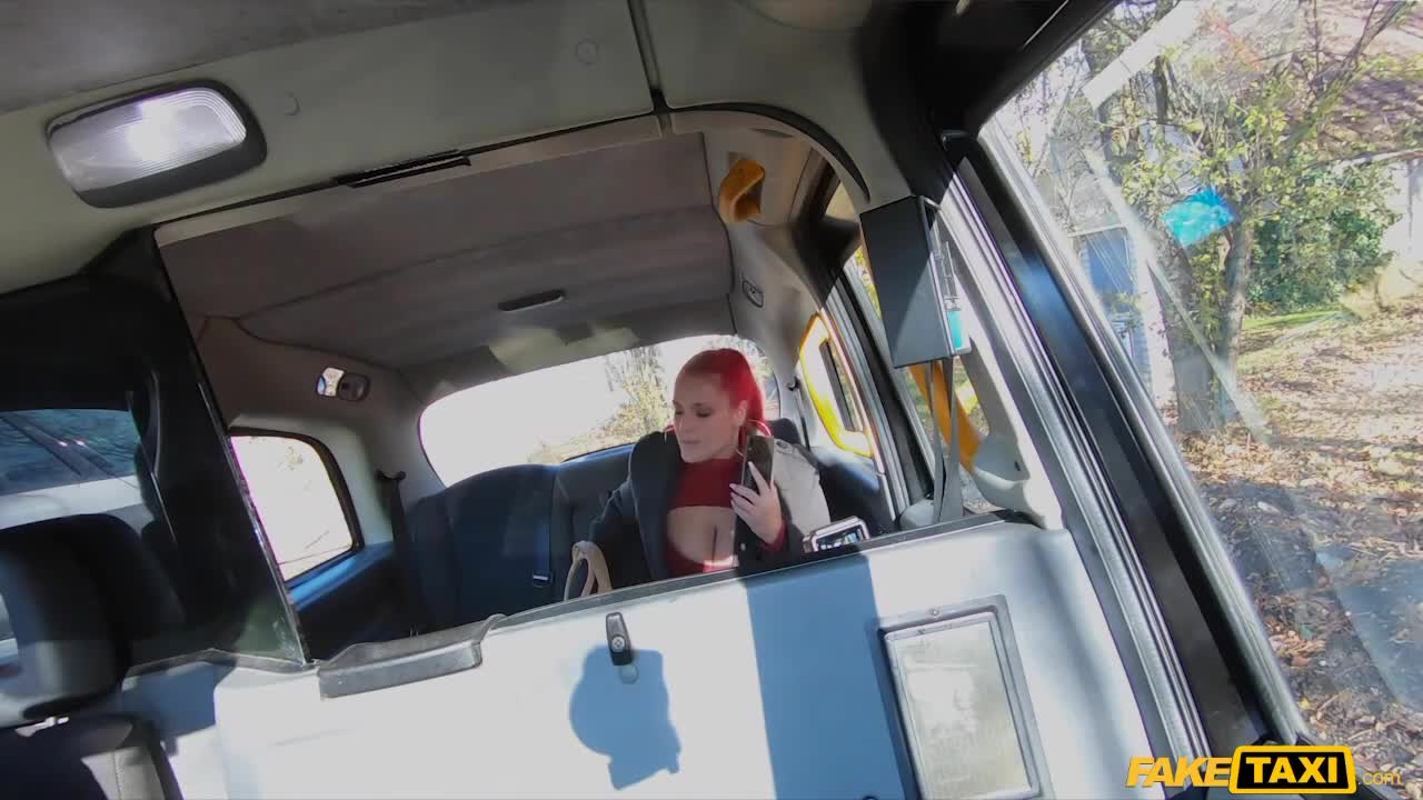 Taxi driver with a big bottom fucked a curvy slutty Olivia Stark