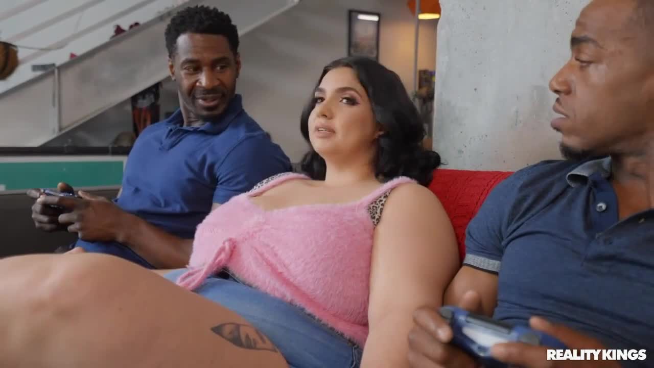 Busty chubby BBW Rose Kush screwed by two black men