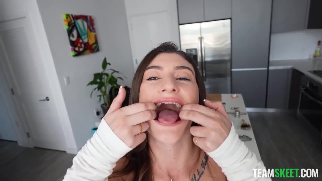 Aesthetic brunette chick Mae Milano nicely sucking a massive penis - ePornTube