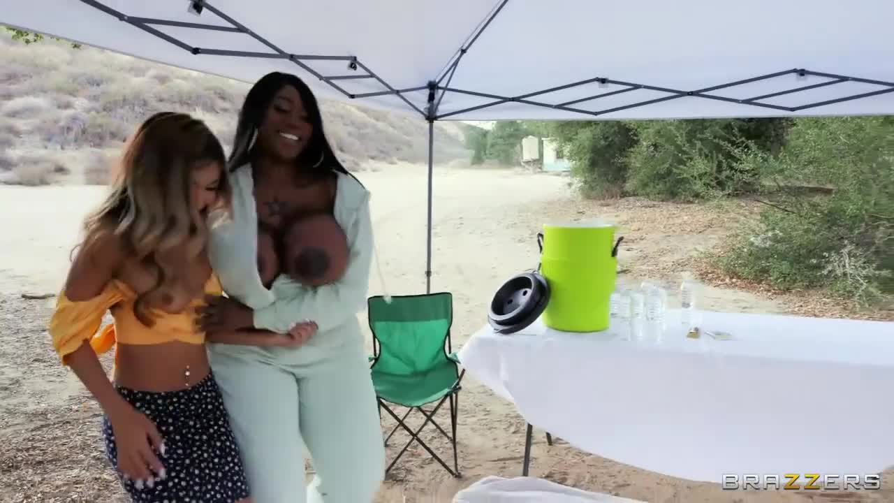 Outdoor lesbian black sex with two chicks Victoria Cakes and Clara Trinity - ePornTube