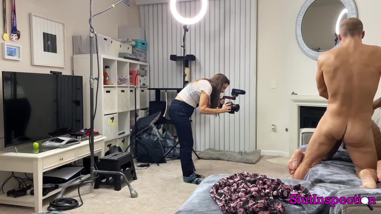 Behind the scenes porn action with a stunning brunette Suzanne Ferrari