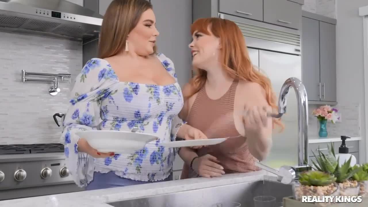 Angelic hotties Natasha Nice and Summer Hart have lesbian sex