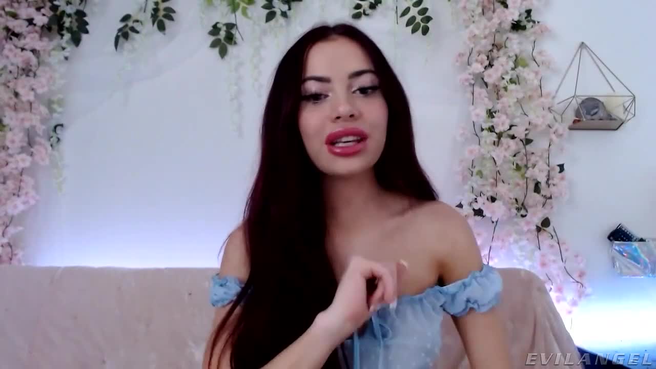 Aesthetic angel Sabina Rouge is having fun with herself - ePornTube