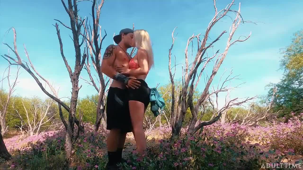 Sensual outdoor sex with an innocent young blonde Lexi Luv - ePornTube