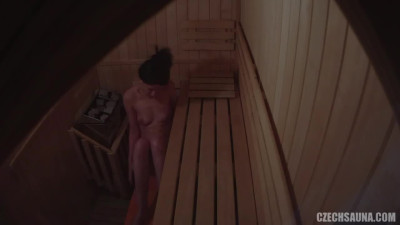 Hidden cam porno video featuring three amateurs in the sauna