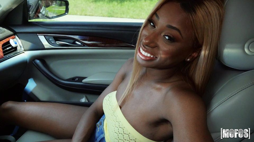 Sensual ebony hottie with big tits Kinsley Karter fucked by a white dick - ePornTube