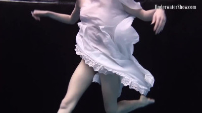 Very hot brunette clip with flirtatious dear from Underwater Show